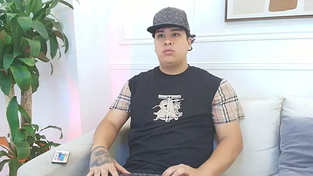 Naim Bennetsex online show from December 2025 06:19:01 PM