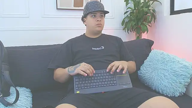 Naim Bennetsex online show from November 2025 07:14:02 PM