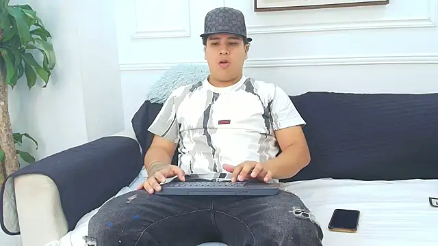 Naim Bennetsex online show from October 2025 06:31:01 PM