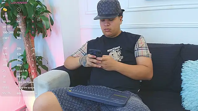 Naim Bennetsex online show from November 2025 06:19:01 PM