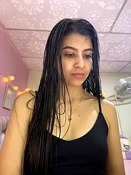 Lenapink19 online show from December 2025 09:34:01 PM