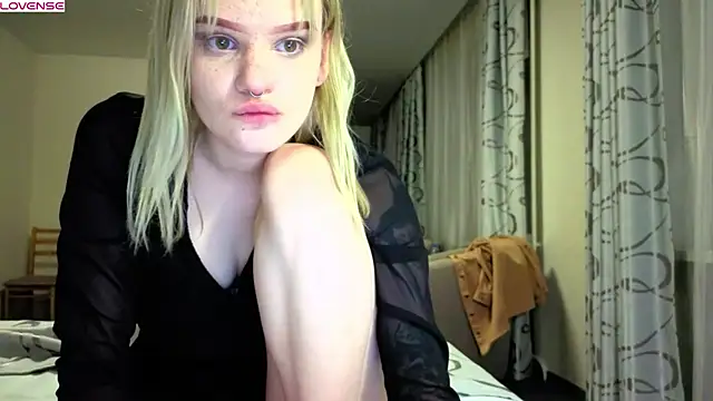 Elieiza xo online show from May 2026 05:11:01 PM