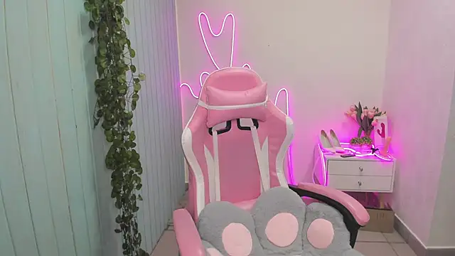 Elieiza xo online show from November 2025 02:48:02 AM