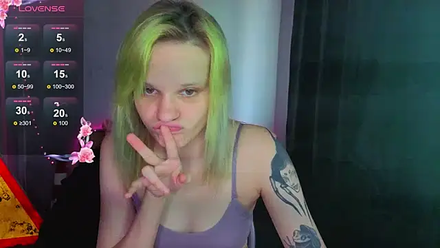 Snapshot of Elieiza_xo chatting on June 2026 09:20:01 AM Elieiza xo online show from June 2026 09:20:01 AM