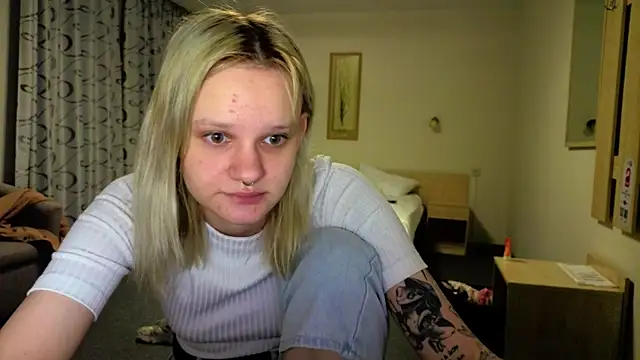 Elieiza xo online show from May 2026 06:59:01 PM