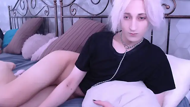 whitenyx online show from November 2025 04:12:02 AM