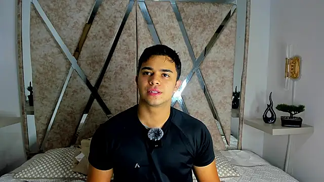 jayd muscle online show from October 2025 06:45:01 AM