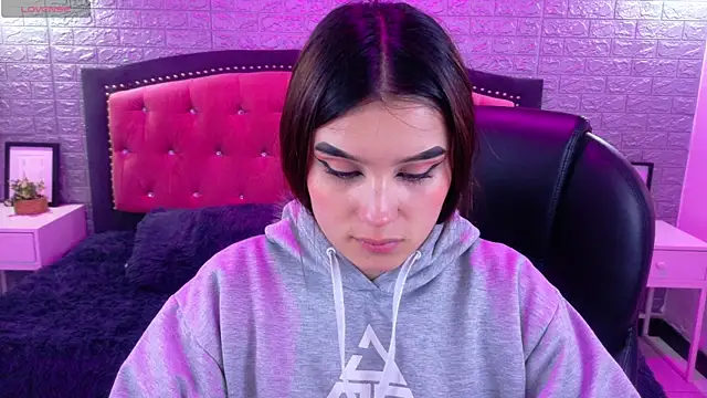 Natalie loffreda online show from November 2025 03:07:01 AM