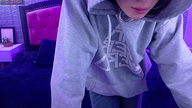 Natalie loffreda online show from November 2025 03:16:01 AM