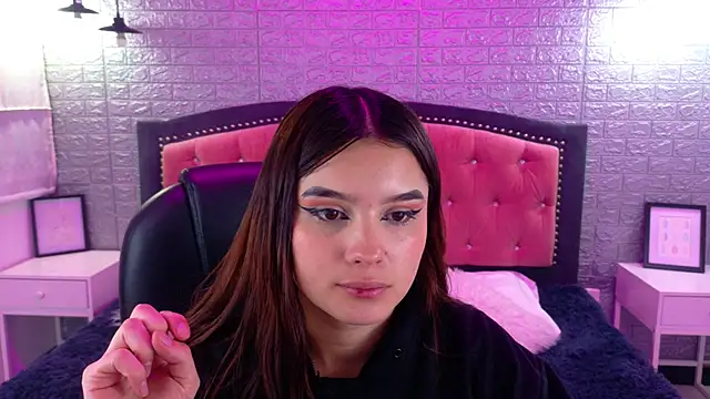 Natalie loffreda online show from September 2025 02:55:01 AM