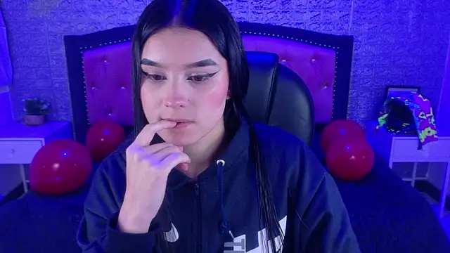 Natalie loffreda online show from February 2026 03:28:01 AM