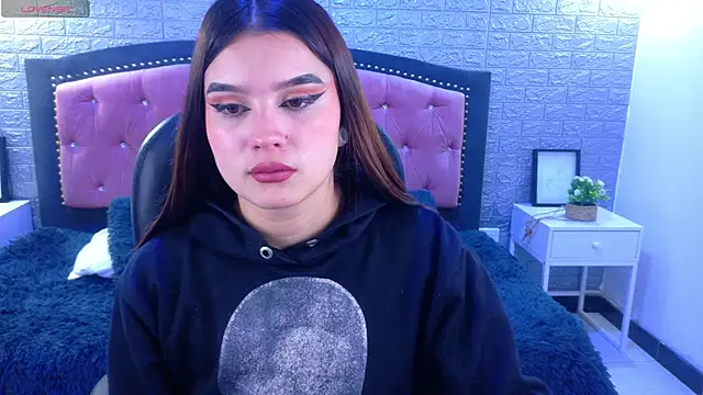 Natalie loffreda online show from October 2025 02:44:02 AM