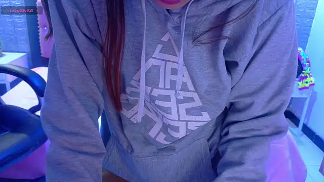 Natalie loffreda online show from December 2025 03:11:01 AM