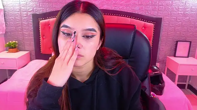 Natalie loffreda online show from December 2025 03:06:02 AM