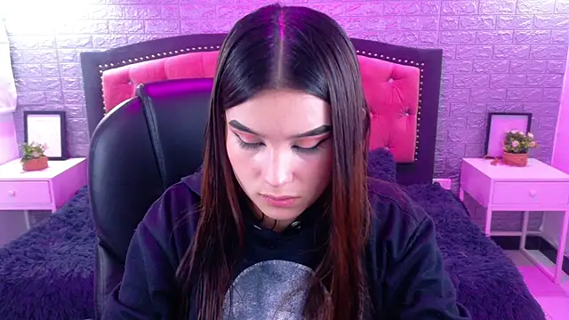 Natalie loffreda online show from October 2025 03:03:01 AM