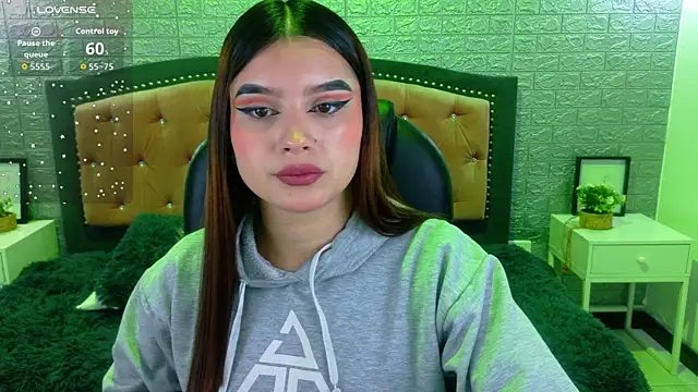 Natalie loffreda online show from November 2025 03:28:01 AM