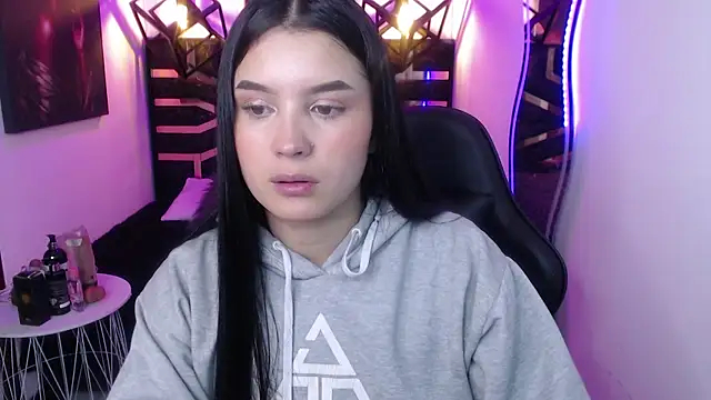 Snapshot of Natalie_loffreda chatting on April 2026 08:05:01 PM Natalie loffreda online show from April 2026 08:05:01 PM