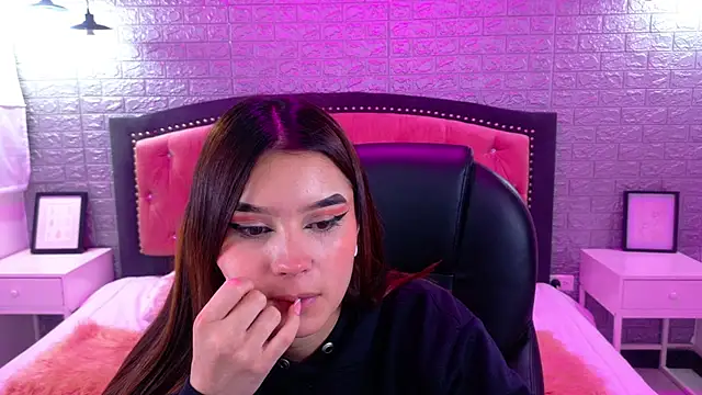 Natalie loffreda online show from October 2025 03:08:01 AM