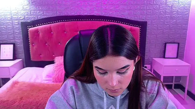Natalie loffreda online show from October 2025 02:56:02 AM