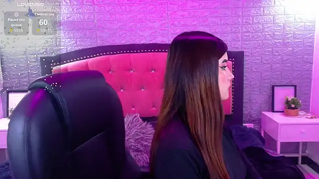 Natalie loffreda online show from November 2025 03:21:02 AM