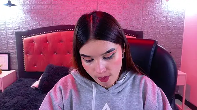 Natalie loffreda online show from October 2025 03:05:01 AM