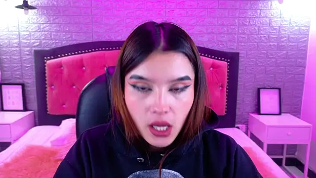 Natalie loffreda online show from October 2025 03:05:02 AM