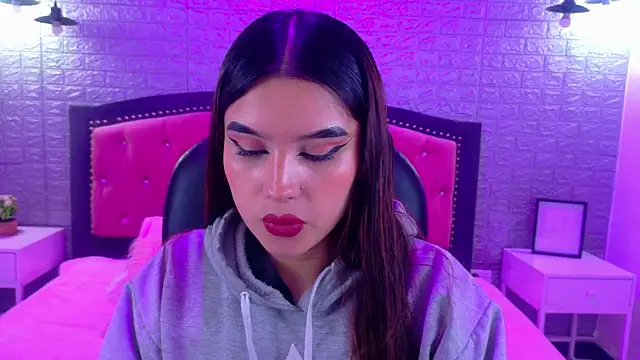 Natalie loffreda online show from December 2025 03:42:01 AM