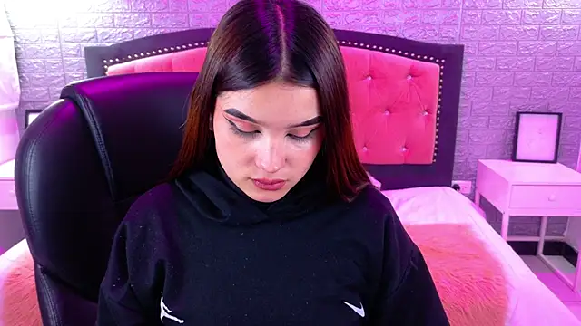 Natalie loffreda online show from October 2025 02:57:02 AM