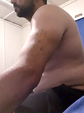 Lekewarmele online show from November 2025 06:58:01 PM