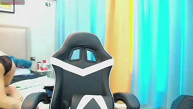 Snapshot of Safer-001 chatting on October 2025 08:38:01 AM Safer-001 online show from October 2025 08:38:01 AM