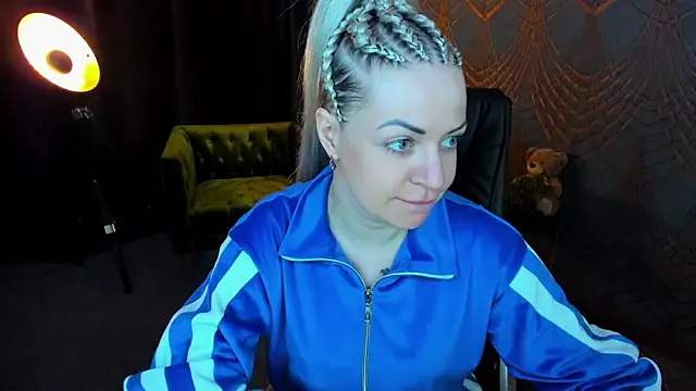 Anna Snows online show from April 2026 04:19:01 PM