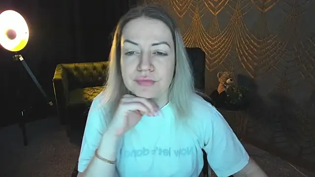 Anna Snows online show from April 2026 05:31:01 AM