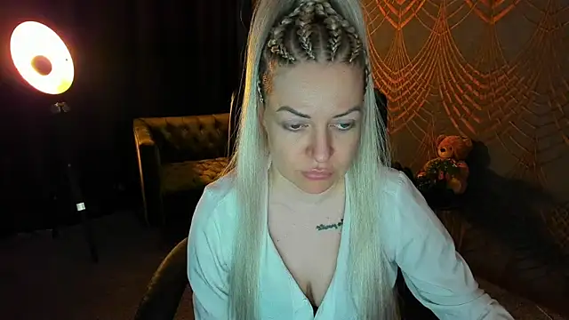 Anna Snows online show from April 2026 05:36:01 AM