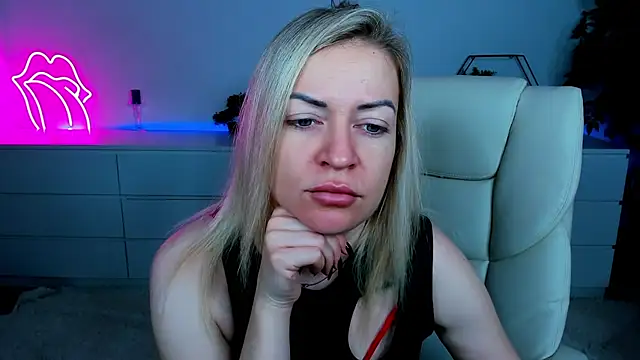 Snapshot of Anna_Snows chatting on September 2025 05:03:01 AM Anna Snows online show from September 2025 05:03:01 AM