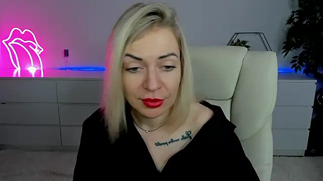 Snapshot of Anna_Snows chatting on September 2025 12:01:01 PM Anna Snows online show from September 2025 12:01:01 PM