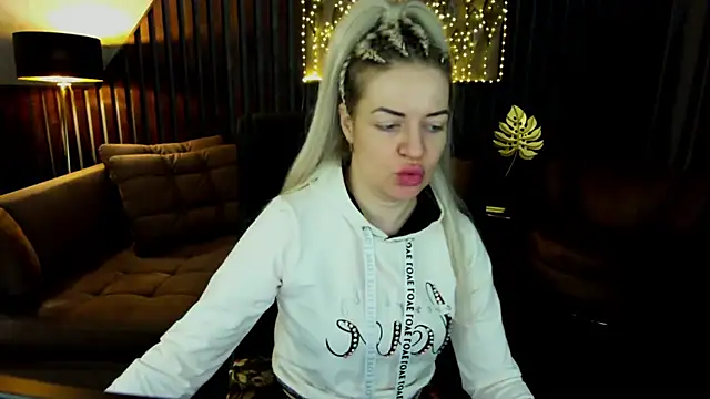 Anna Snows online show from May 2026 05:23:01 AM