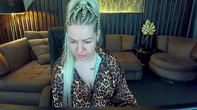 Anna Snows online show from April 2026 04:54:02 PM