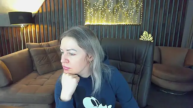 Anna Snows online show from March 2026 07:53:01 AM