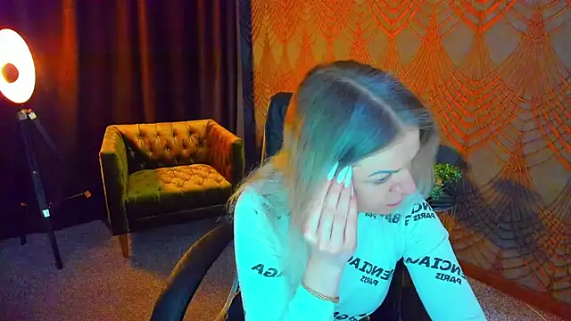 Anna Snows online show from April 2026 05:25:02 AM