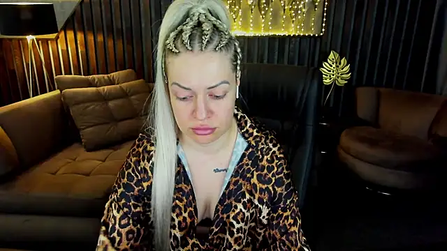 Anna Snows online show from April 2026 07:45:01 AM