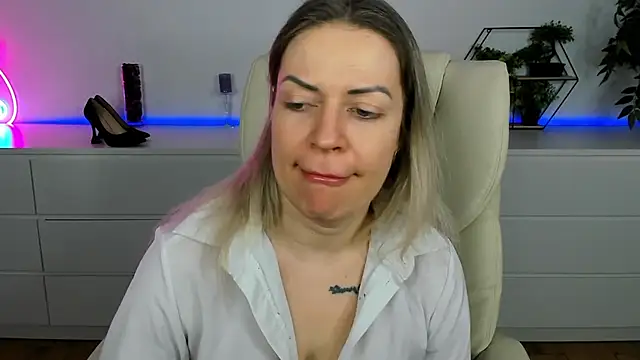 Anna Snows online show from March 2026 06:39:02 AM