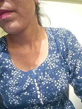 Snapshot of Telugu___Sexygirl___Naidu chatting on June 2026 04:21:01 AM Telugu Sexygirl Naidu online show from June 2026 04:21:01 AM