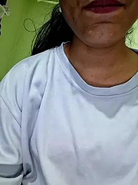 Snapshot of Telugu___Sexygirl___Naidu chatting on April 2026 05:14:01 AM Telugu Sexygirl Naidu online show from April 2026 05:14:01 AM