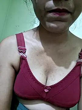Snapshot of Telugu___Sexygirl___Naidu chatting on April 2026 08:48:02 AM Telugu Sexygirl Naidu online show from April 2026 08:48:02 AM
