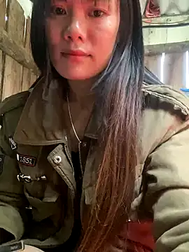 PhanHaa online show from November 2025 01:42:01 AM