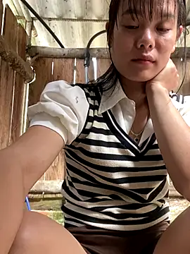 PhanHaa online show from December 2025 01:27:01 AM