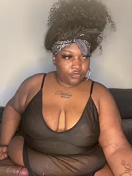 Snapshot of BeezyOleChocolateAss chatting on June 2026 03:32:01 PM BeezyOleChocolateAss online show from June 2026 03:32:01 PM
