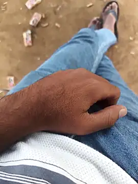 Snapshot of Alimbaby chatting on November 2025 05:40:01 AM Alimbaby online show from November 2025 05:40:01 AM