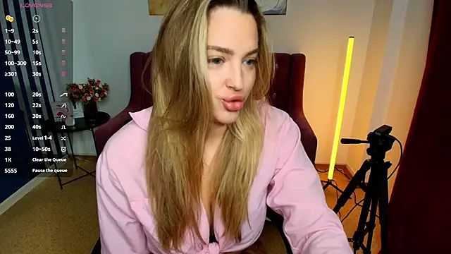 Emma  Ross online show from June 2026 02:18:01 AM