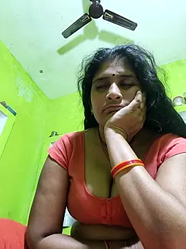 Hot-piuy online show from November 2025 09:18:02 PM